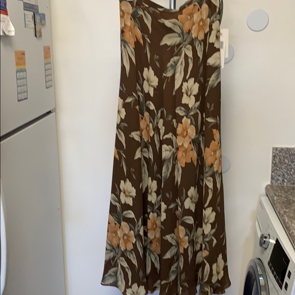 SILK JNY NEW skirt 37” long,14”waist - Picture 2 of 10